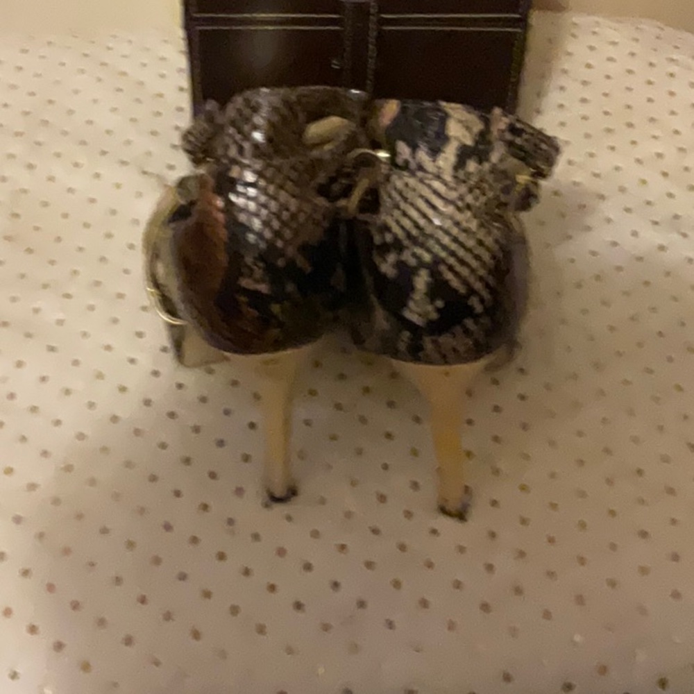 Shoedazzle Jocasta Python Print Platform Heels Si… - image 5